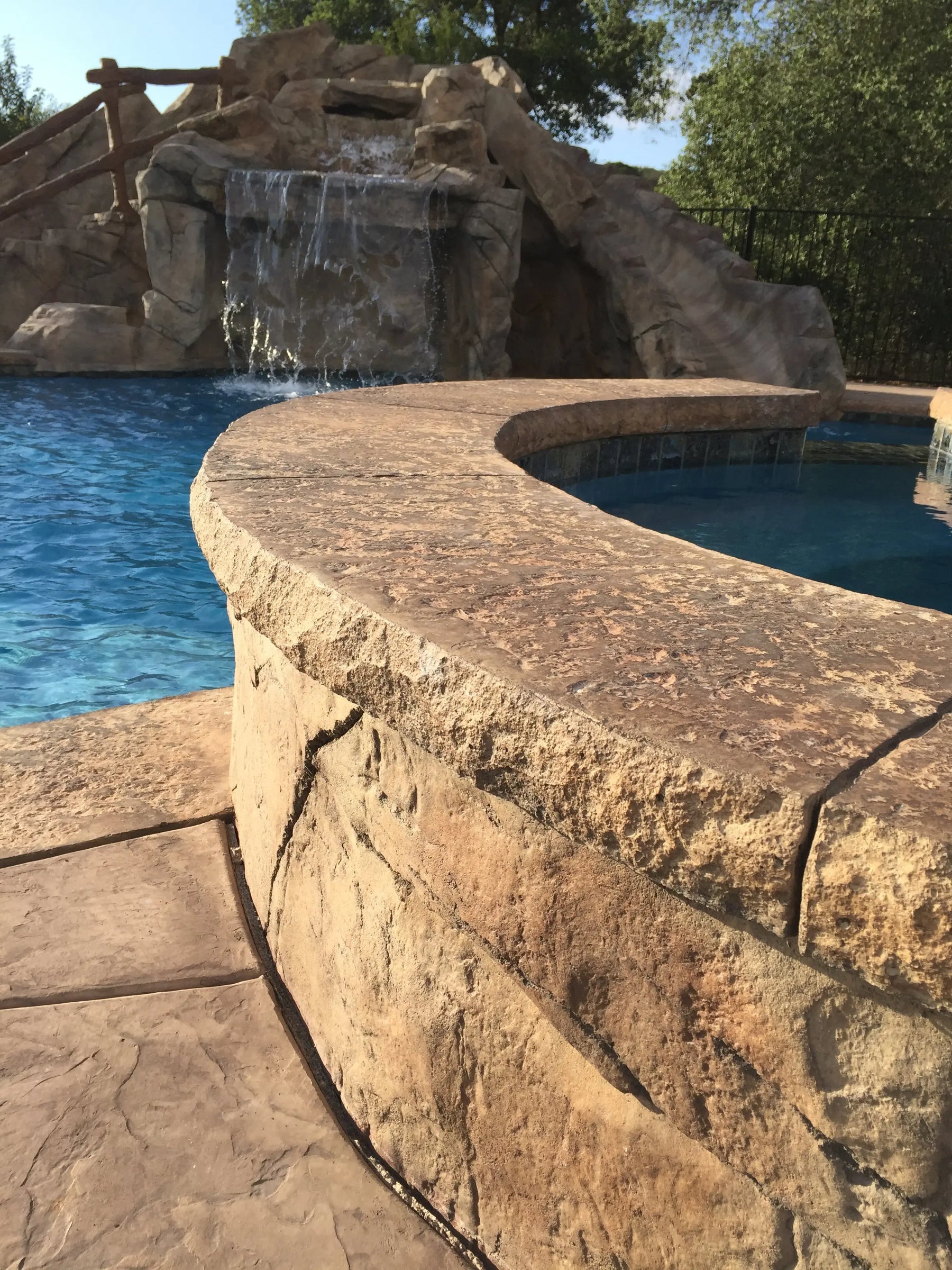 Poolform Form Liner - 3" Chiseled Stone Edge Z-Form